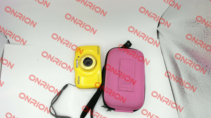 Coolpix S33 mit OVP und Fototasche waterproof Digitalkamera Nikon
